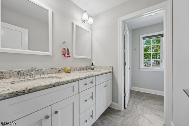 12 Monmouth Ct, Livingston Twp., NJ 07039