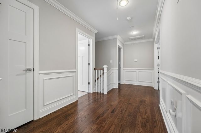 12 Monmouth Ct, Livingston Twp., NJ 07039