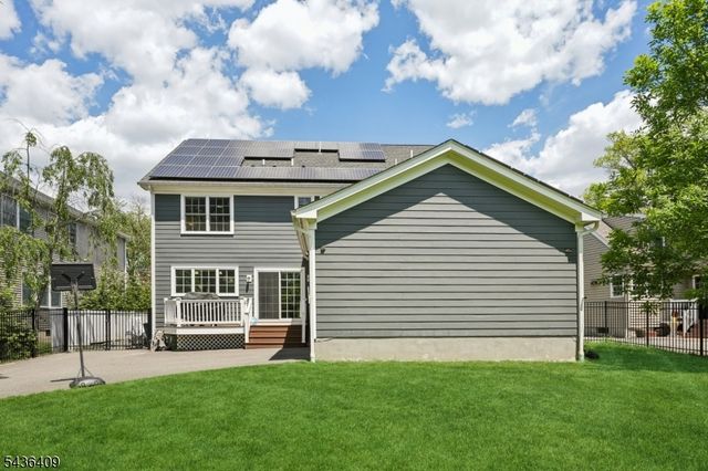 12 Monmouth Ct, Livingston Twp., NJ 07039
