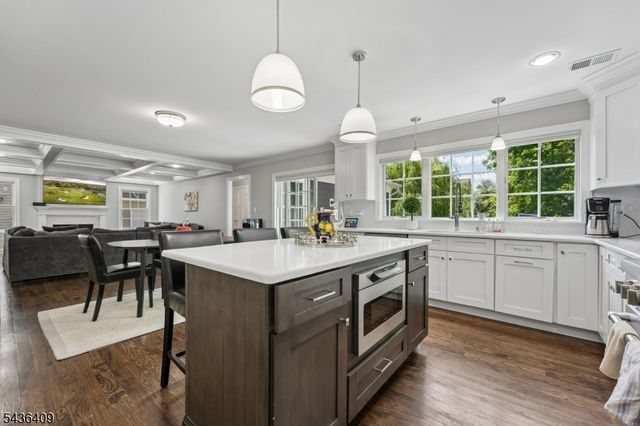 12 Monmouth Ct, Livingston Twp., NJ 07039