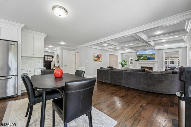 12 Monmouth Ct, Livingston Twp., NJ 07039