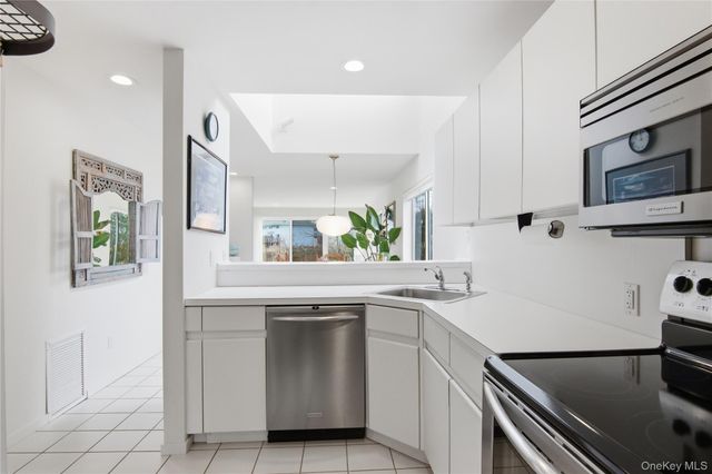 23 Library Avenue 1, Westhampton Beach, NY 11978