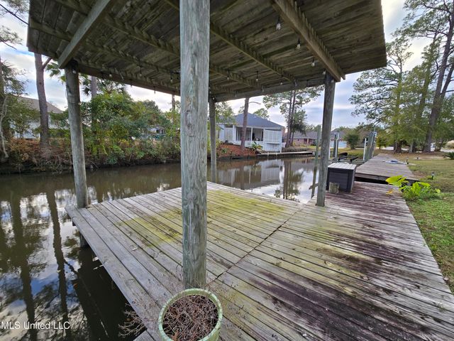 408 N Caribe Place, Gulfport, MS 39507