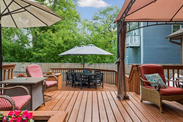 2480 Ariel Street N, North Saint Paul, MN 55109