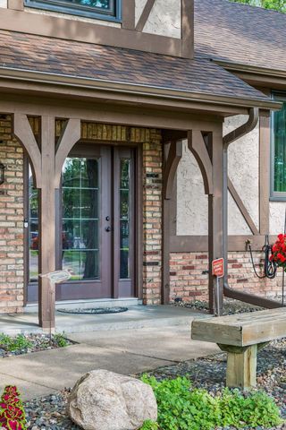 2480 Ariel Street N, North Saint Paul, MN 55109