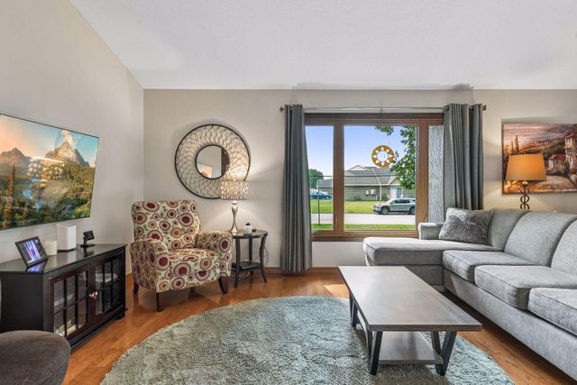 2480 Ariel Street N, North Saint Paul, MN 55109