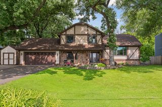 2480 Ariel Street N, North Saint Paul, MN 55109