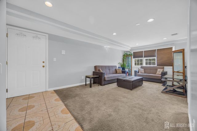 393 College Drive, Edison, NJ 08817