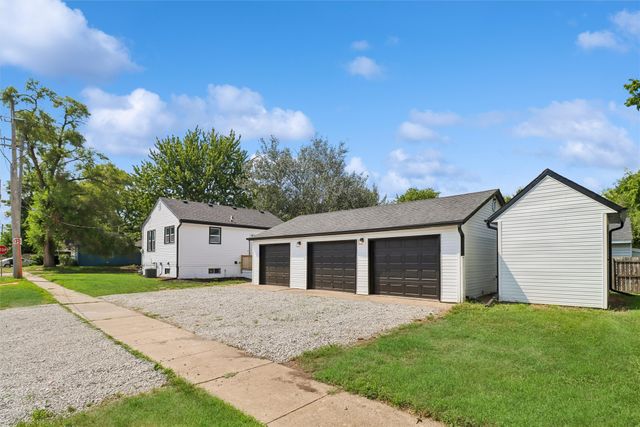 1601 E 21st Street, Des Moines, IA 50317