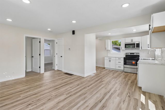 1601 E 21st Street, Des Moines, IA 50317