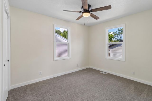 1601 E 21st Street, Des Moines, IA 50317