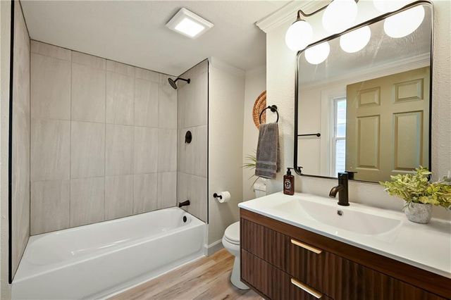 2403 E 69th Terrace, Kansas City, MO 64132