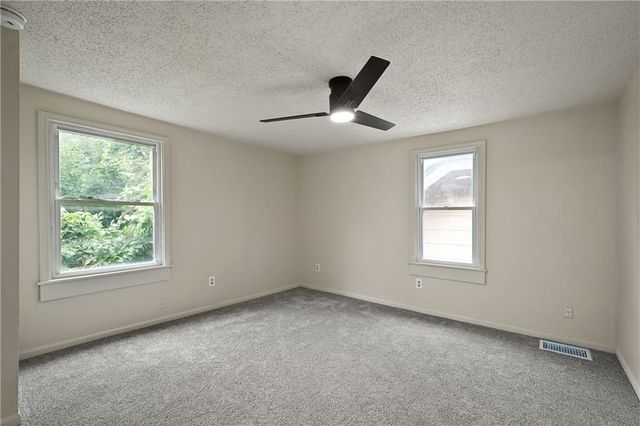 2403 E 69th Terrace, Kansas City, MO 64132