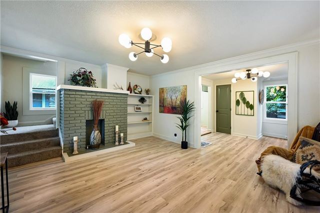 2403 E 69th Terrace, Kansas City, MO 64132