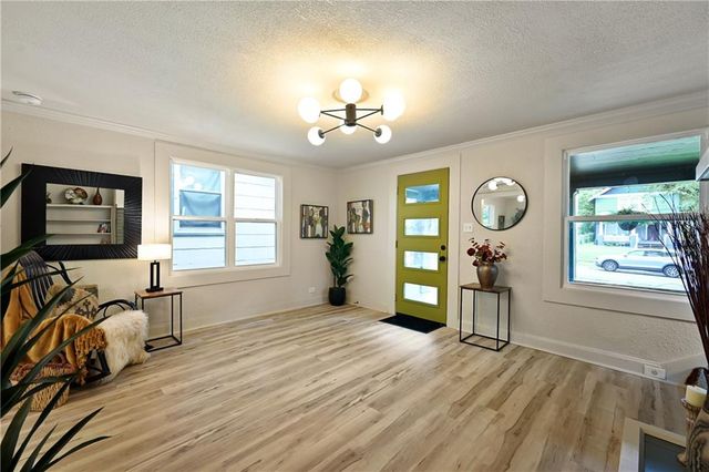 2403 E 69th Terrace, Kansas City, MO 64132