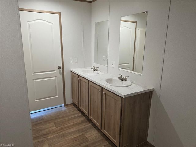 162 Briar Creek Estates, Thomasville, NC 27360