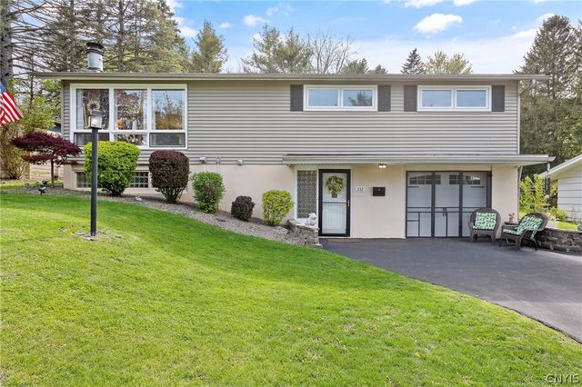 232 Wynnfield Drive, Camillus, NY 13219