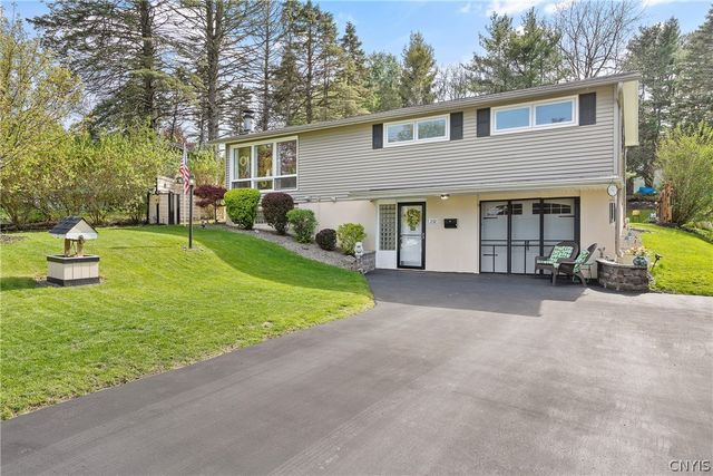 232 Wynnfield Drive, Camillus, NY 13219