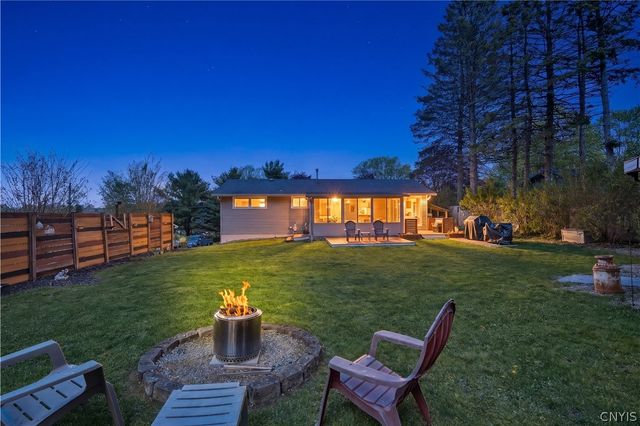 232 Wynnfield Drive, Camillus, NY 13219