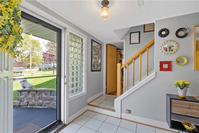 232 Wynnfield Drive, Camillus, NY 13219