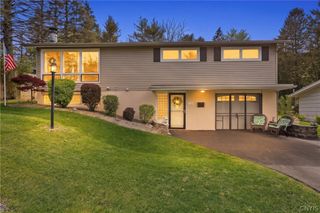 232 Wynnfield Drive, Camillus, NY 13219