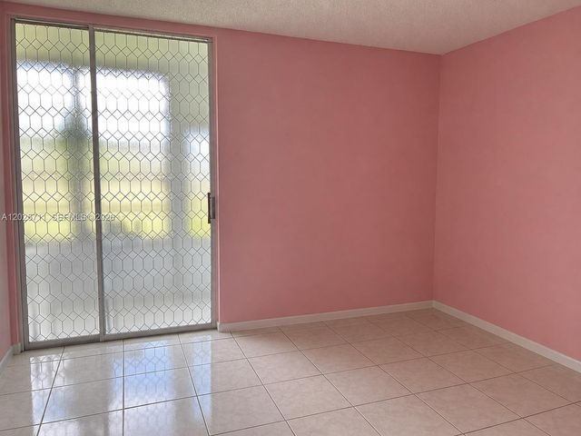 9081 Sunrise Lakes Blvd 113, Sunrise, FL 33322