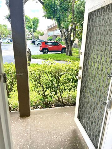 9081 Sunrise Lakes Blvd 113, Sunrise, FL 33322