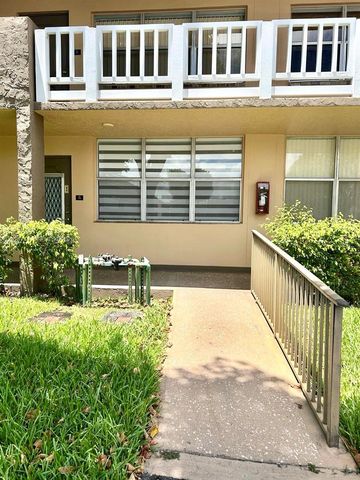 9081 Sunrise Lakes Blvd 113, Sunrise, FL 33322