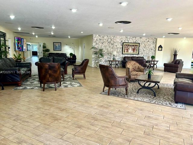 9081 Sunrise Lakes Blvd 113, Sunrise, FL 33322