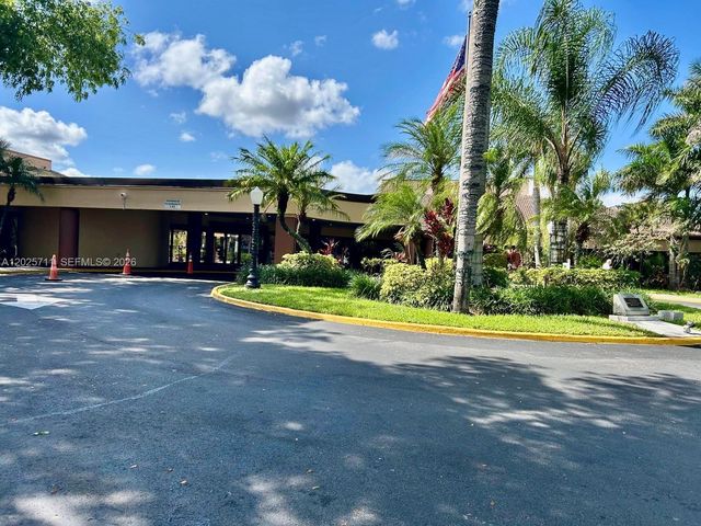 9081 Sunrise Lakes Blvd 113, Sunrise, FL 33322