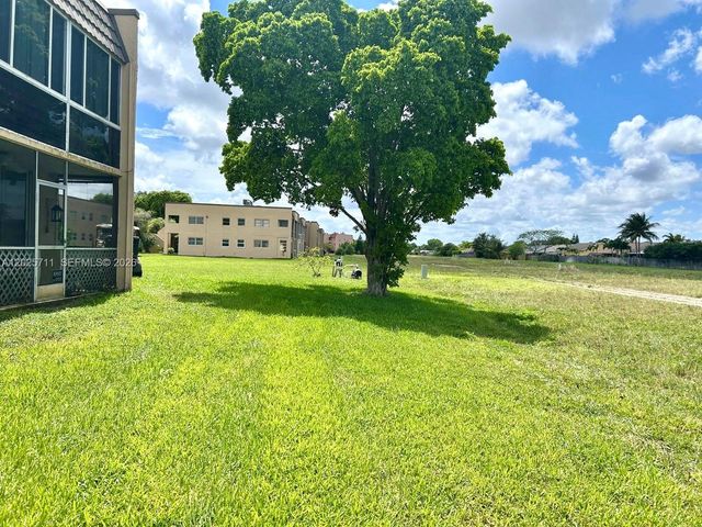 9081 Sunrise Lakes Blvd 113, Sunrise, FL 33322