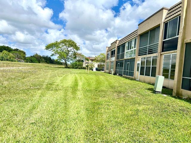 9081 Sunrise Lakes Blvd 113, Sunrise, FL 33322