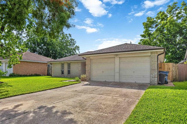5427 Timpani Drive, Friendswood, TX 77546