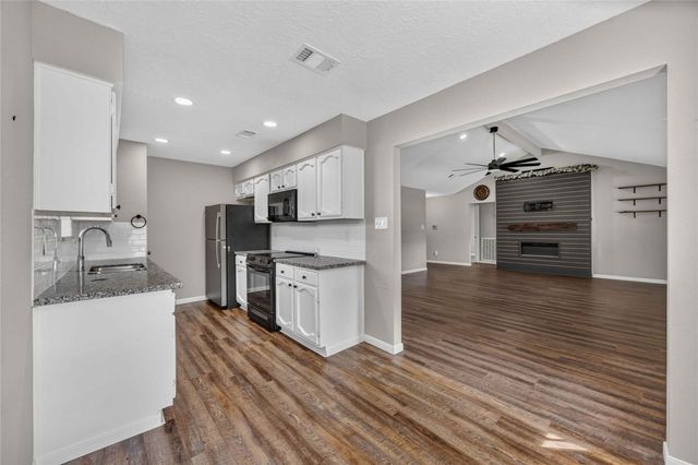 5427 Timpani Drive, Friendswood, TX 77546