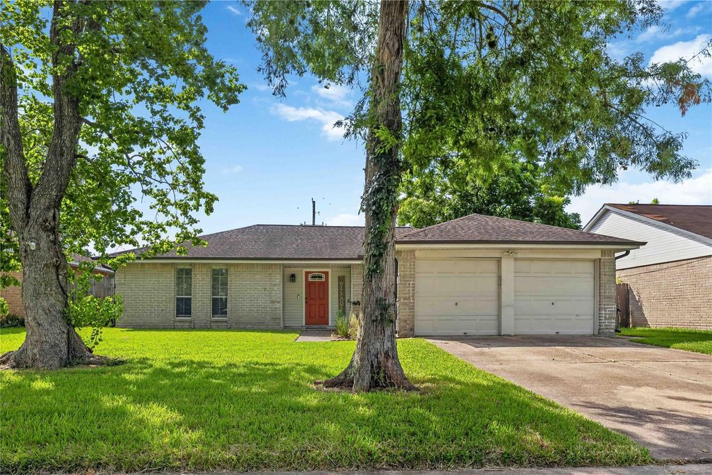 5427 Timpani Drive, Friendswood, TX 77546