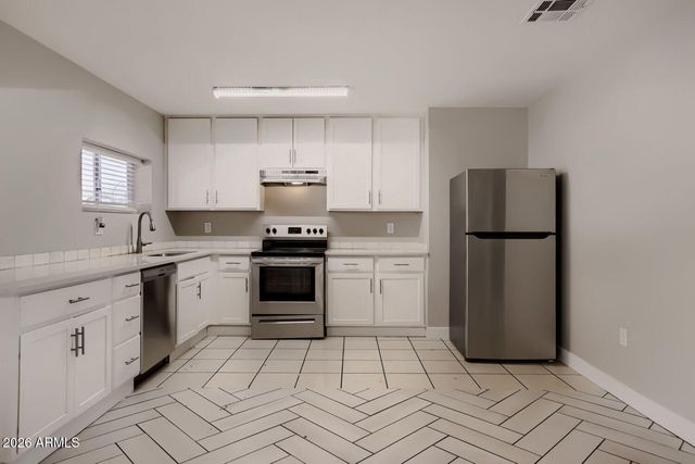 4840 W MULBERRY Drive, Phoenix, AZ 85031