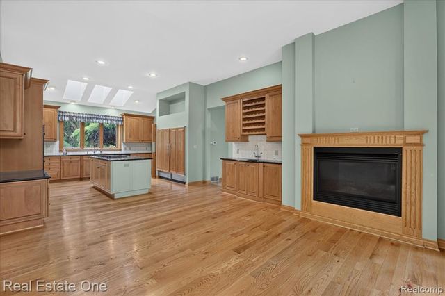 425 Courtney Road, Leonard, MI 48367