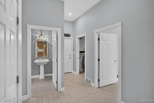 425 Courtney Road, Leonard, MI 48367