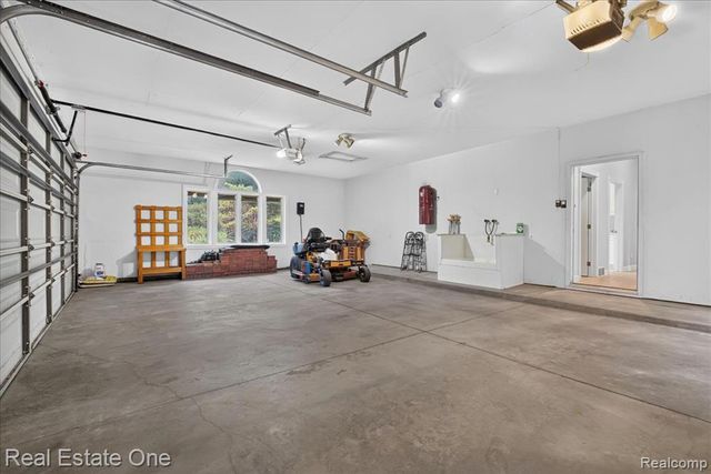 425 Courtney Road, Leonard, MI 48367