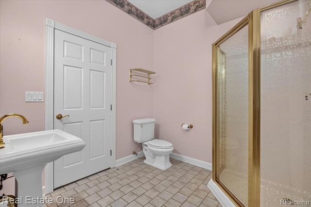 425 Courtney Road, Leonard, MI 48367