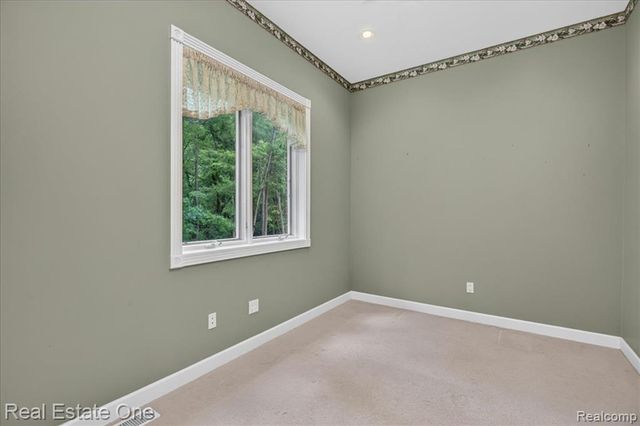 425 Courtney Road, Leonard, MI 48367
