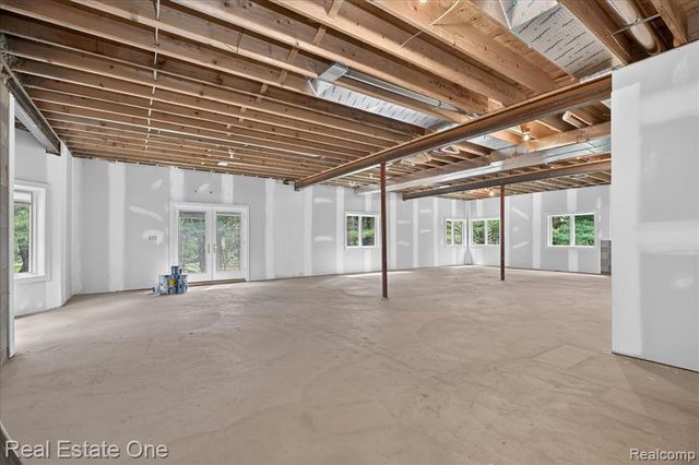 425 Courtney Road, Leonard, MI 48367
