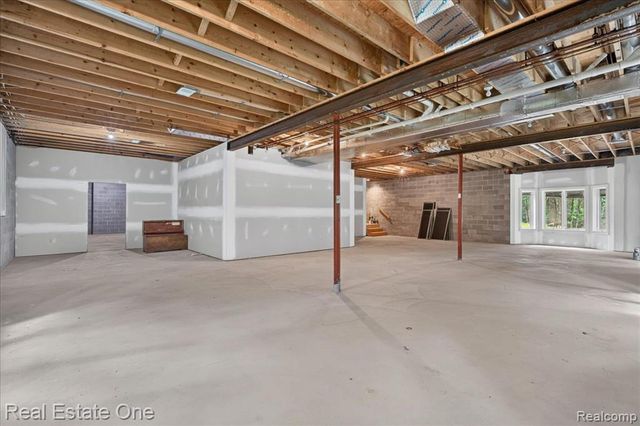 425 Courtney Road, Leonard, MI 48367