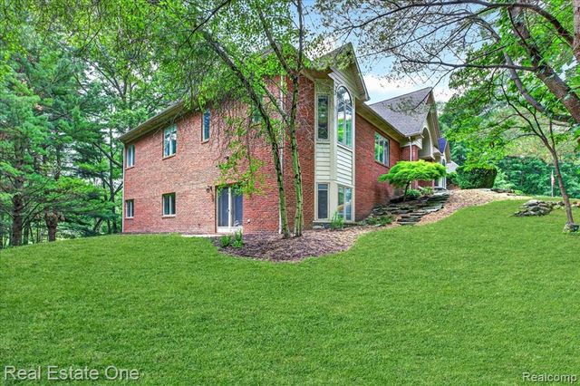425 Courtney Road, Leonard, MI 48367