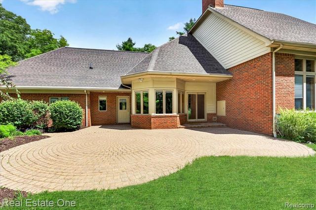 425 Courtney Road, Leonard, MI 48367