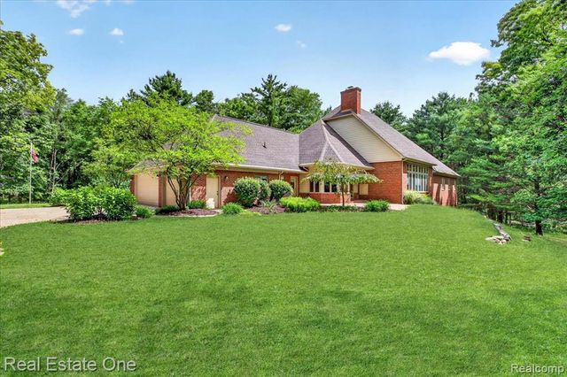 425 Courtney Road, Leonard, MI 48367