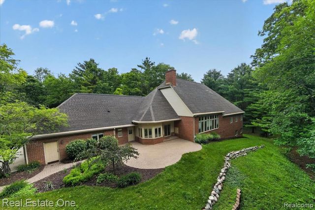 425 Courtney Road, Leonard, MI 48367