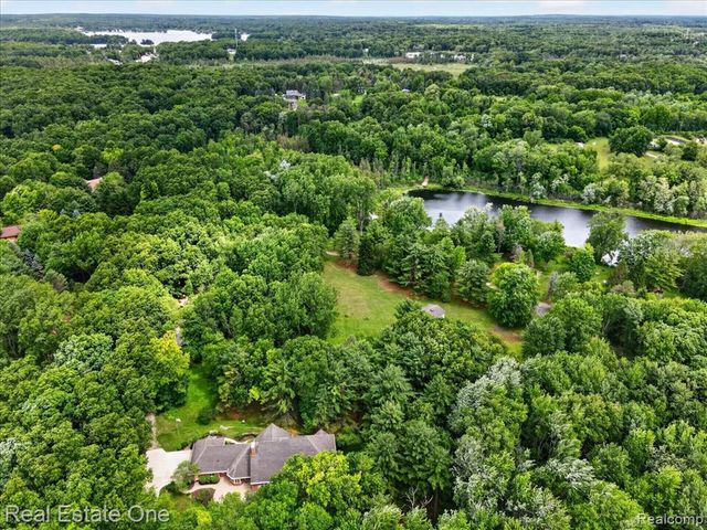 425 Courtney Road, Leonard, MI 48367