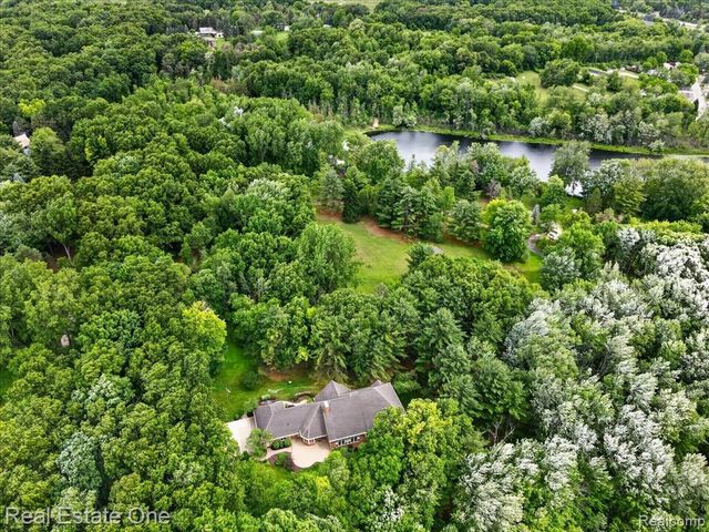 425 Courtney Road, Leonard, MI 48367