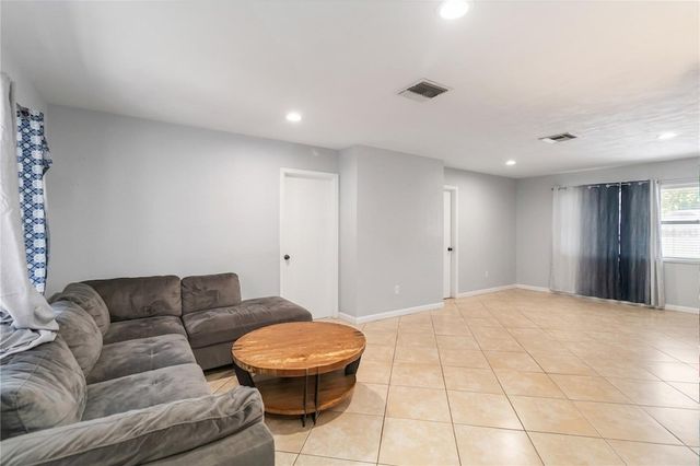 1624 BLOOMFIELD AVENUE, Deltona, FL 32725